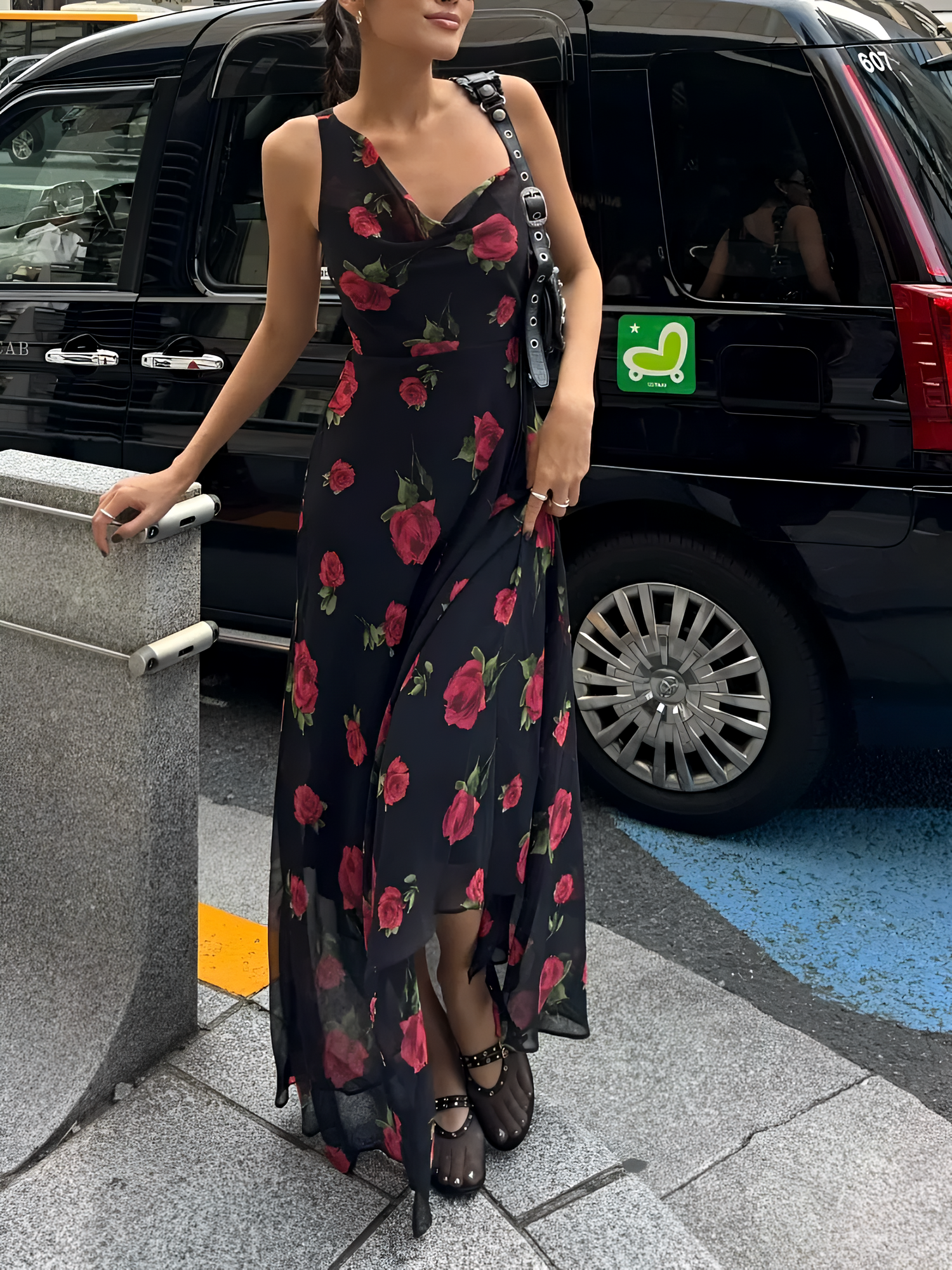 Rückenfreies Maxikleid mit Print